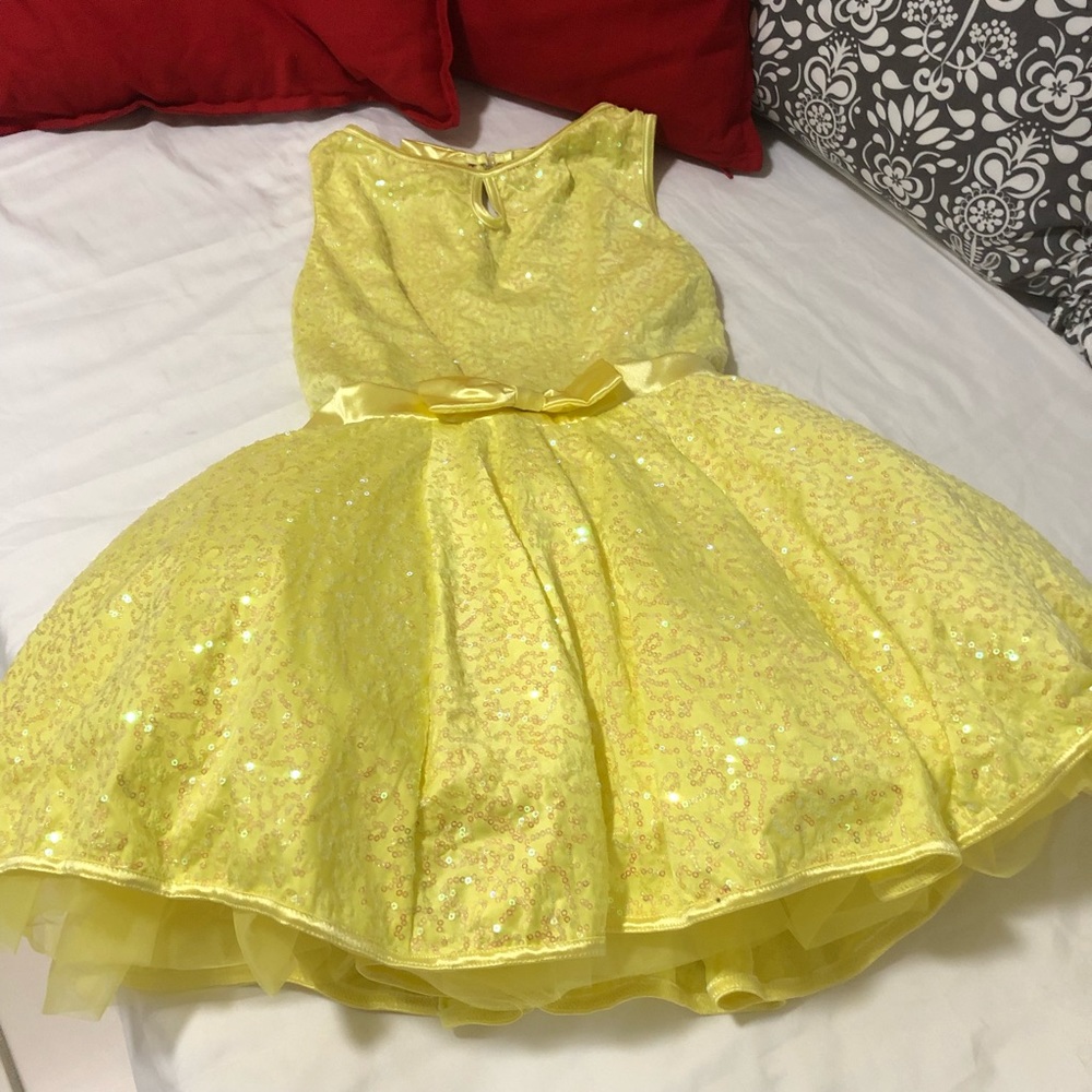 YELLOW DRESS.